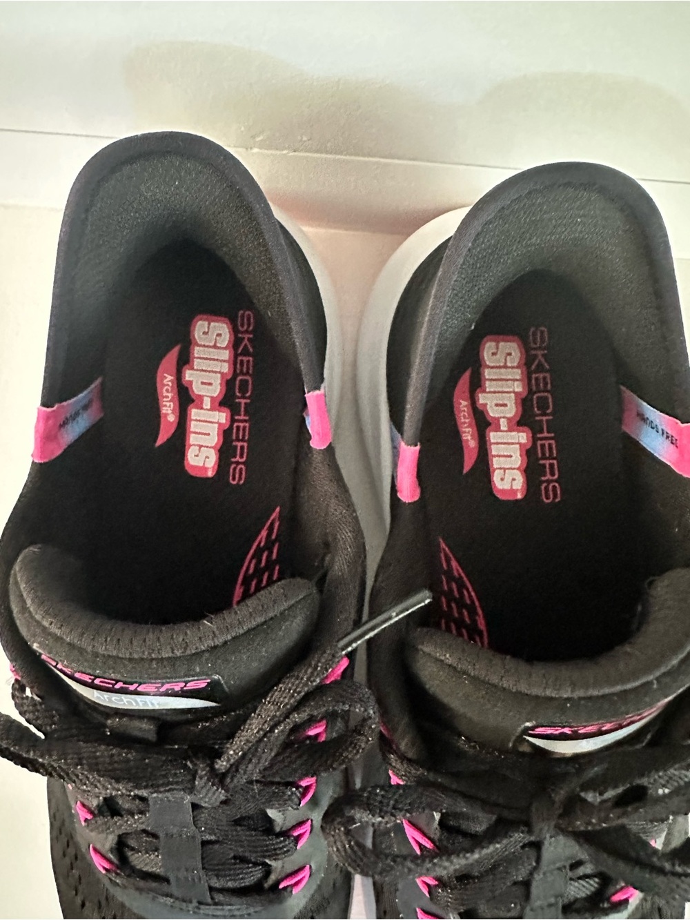 Skechers Arch Fit Slip-Ons Sneakers Like New - Picture 8 of 9